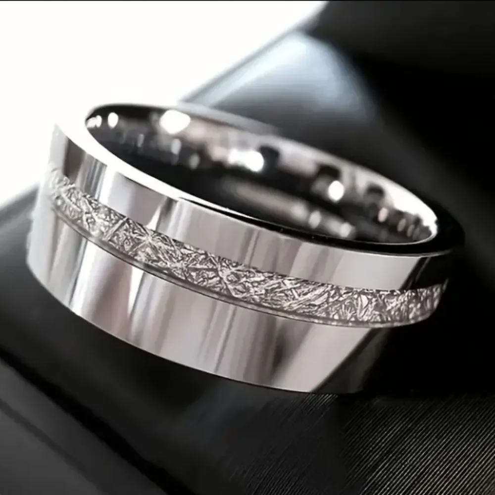 Luxurious Men's Wedding Band